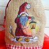 dwarf lights up his lantern Machine embroidery